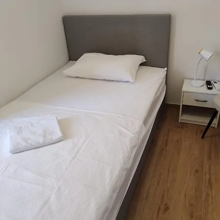招待所 Adriatica 3*